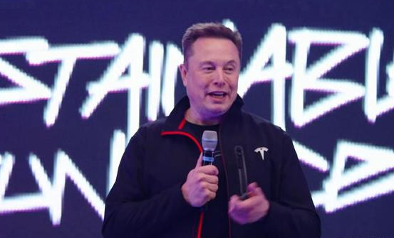 A Day in the Life of Elon Musk, the World’s Richest Person